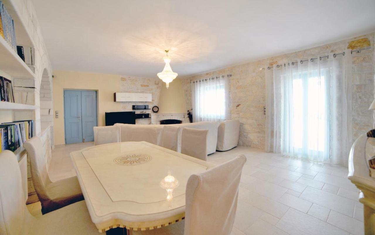 Villa Busho Nausa Exteriér fotografie
