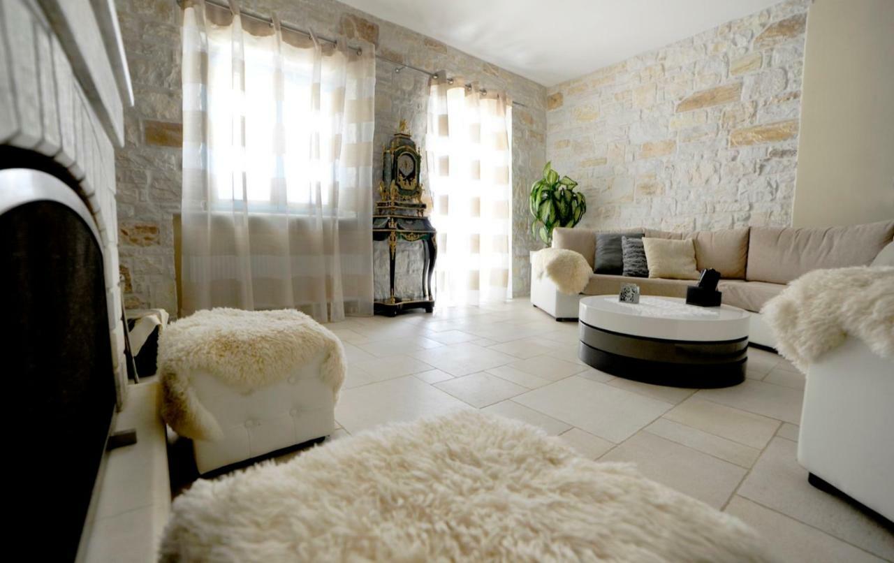 Villa Busho Nausa Exteriér fotografie