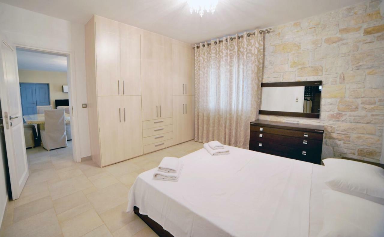 Villa Busho Nausa Exteriér fotografie